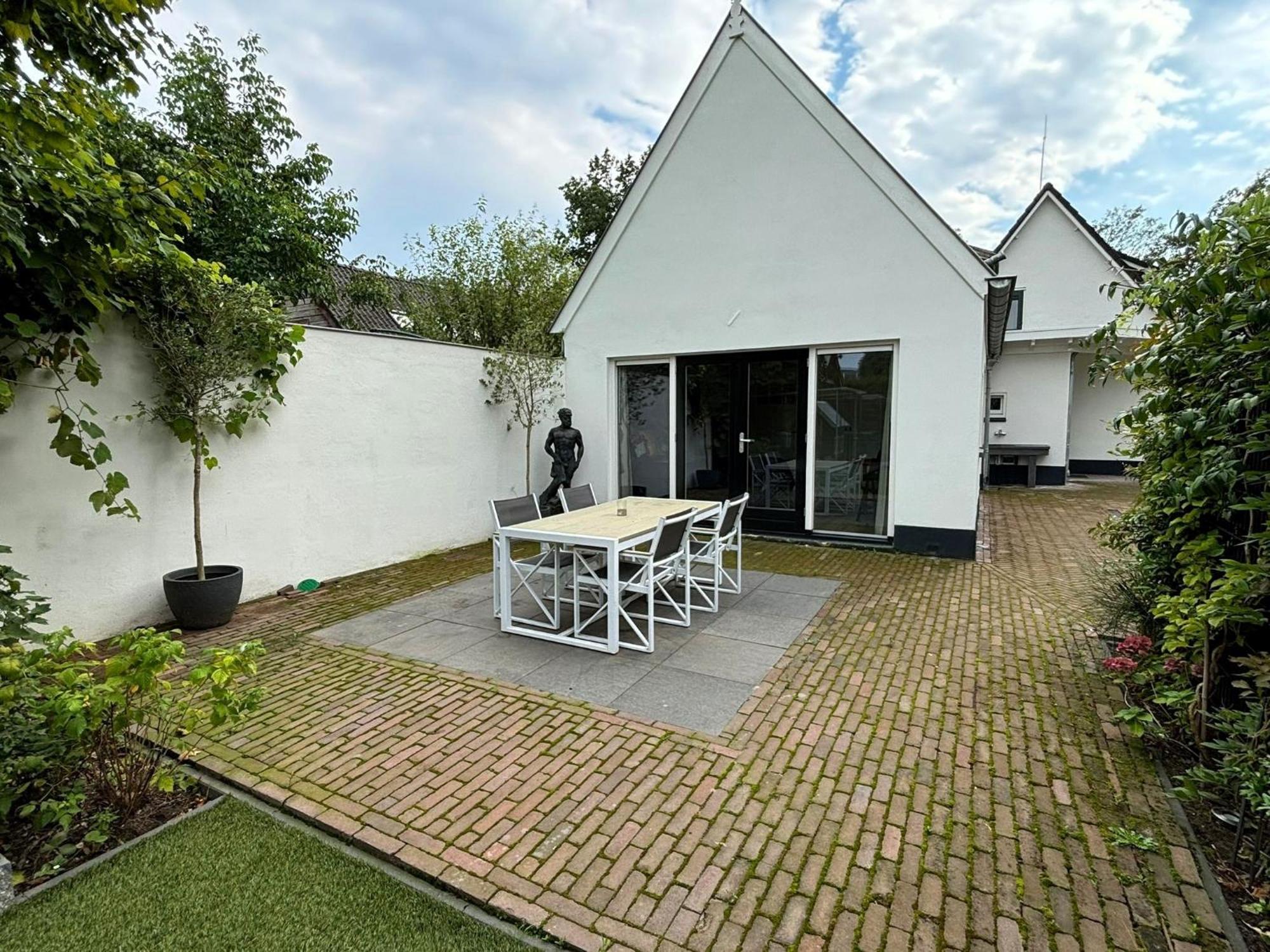 Voorsterstaete Former Barn, Including Jacuzzi Holiday home *